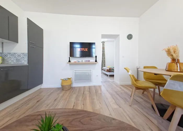 Le Cosycatala - 4 Personnes - Bureau & Wifi شقة